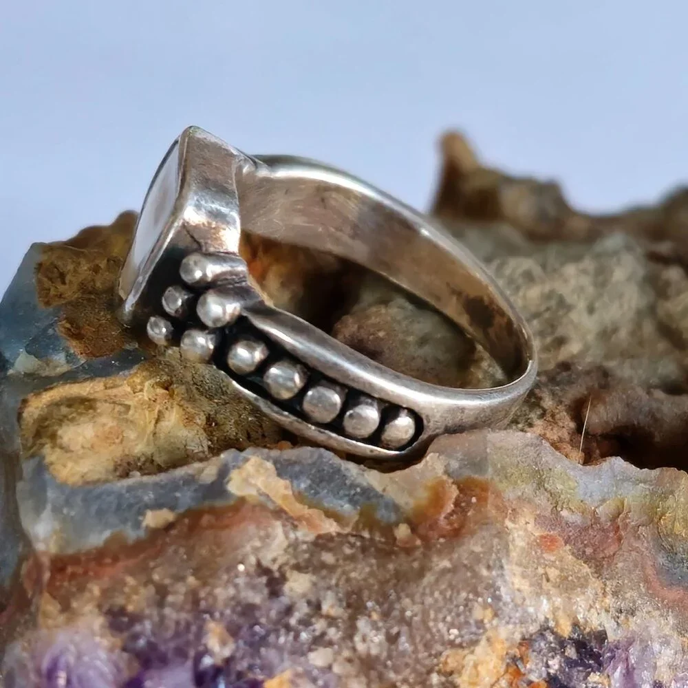 VTG RW 925 Sterling Silver Native American MOP Ring Size 7.75 Beaded Signed - Picture 4 of 7